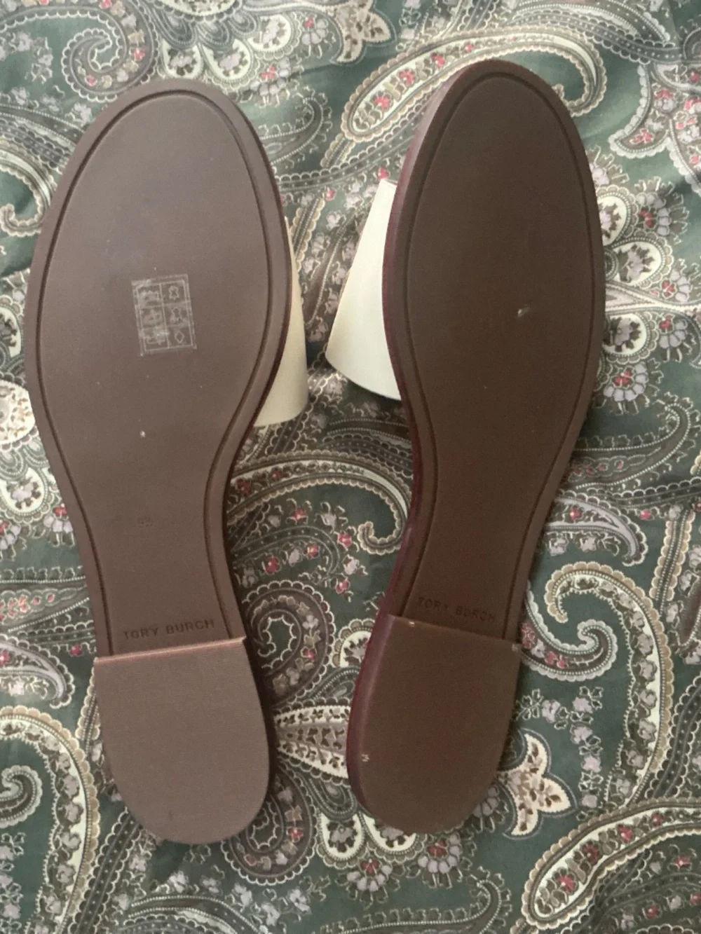 Tory Burch Never Worn New Ivory Slide sandal Size 9 1/2 with dust bag